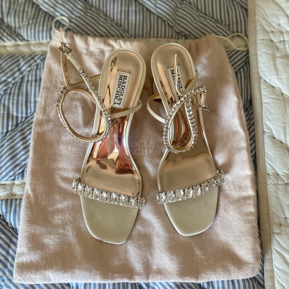 Badgley Mischka Brand Marilee Block Heel in Ivory - Picture 7 of 10